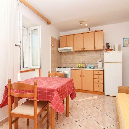 Apartmani Toni Poce Примоштен Экстерьер фото