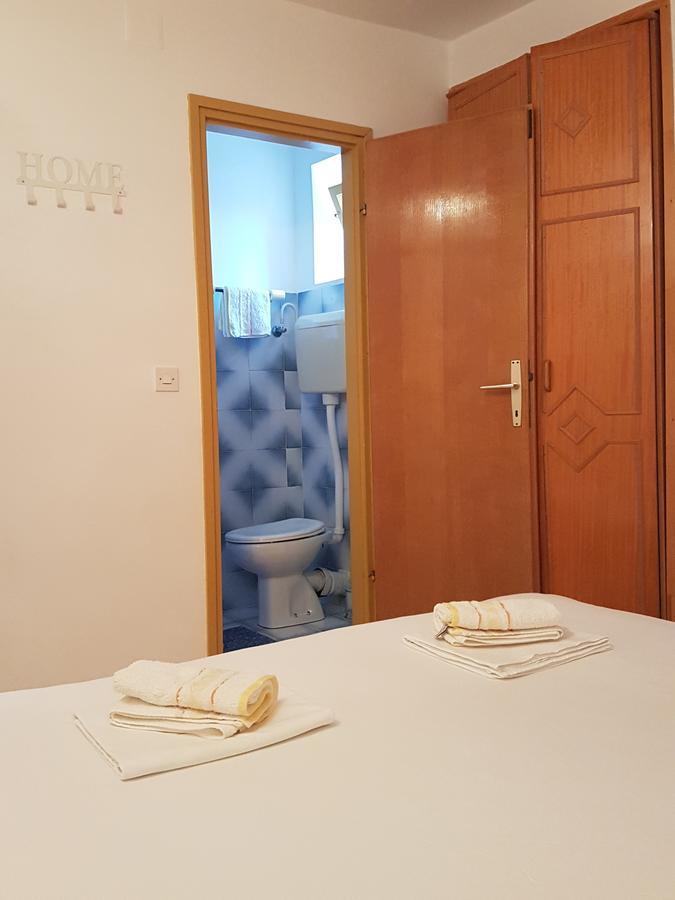 Apartmani Toni Poce Примоштен Экстерьер фото