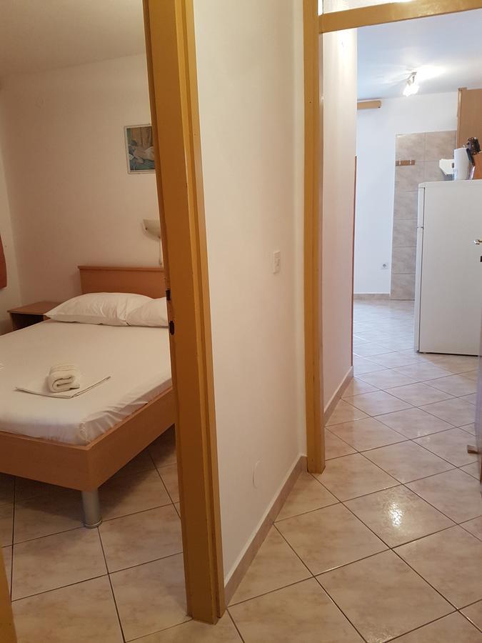 Apartmani Toni Poce Примоштен Экстерьер фото