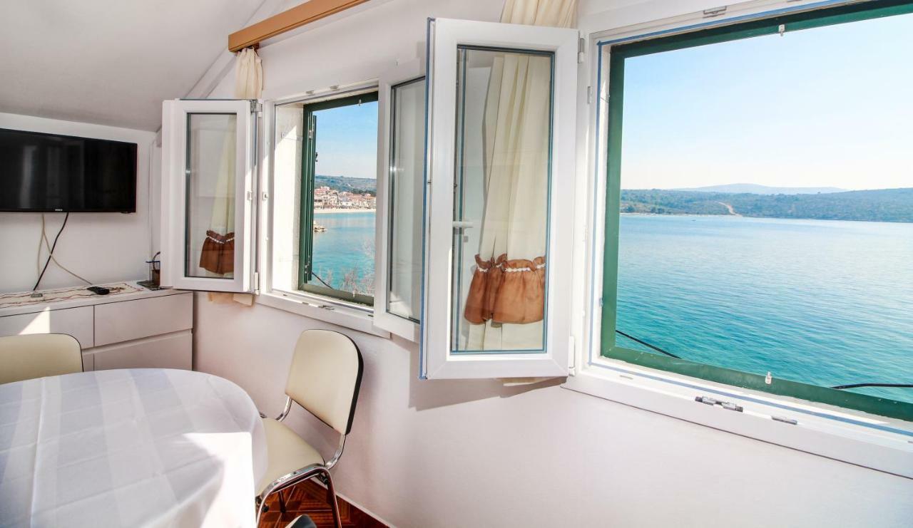 Apartmani Toni Poce Примоштен Экстерьер фото