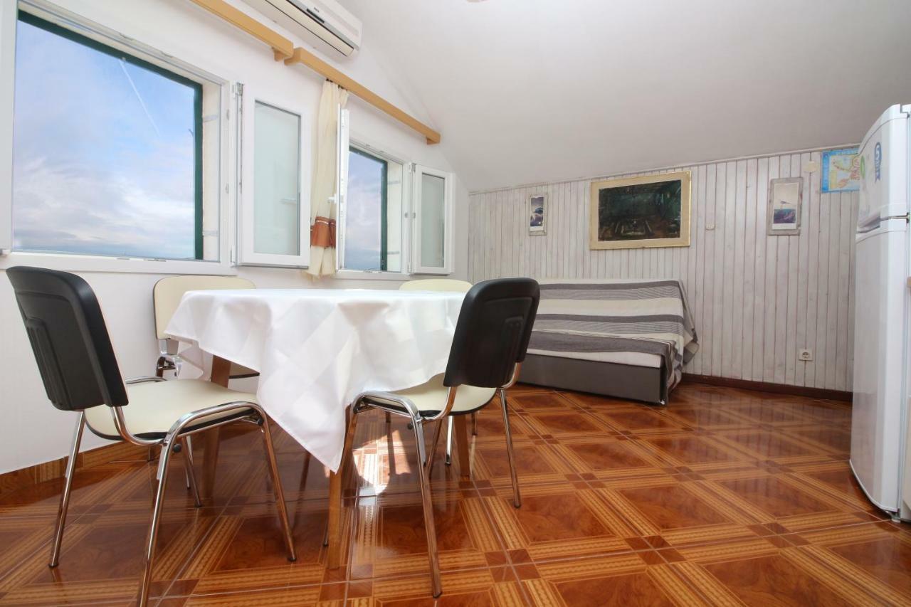 Apartmani Toni Poce Примоштен Экстерьер фото