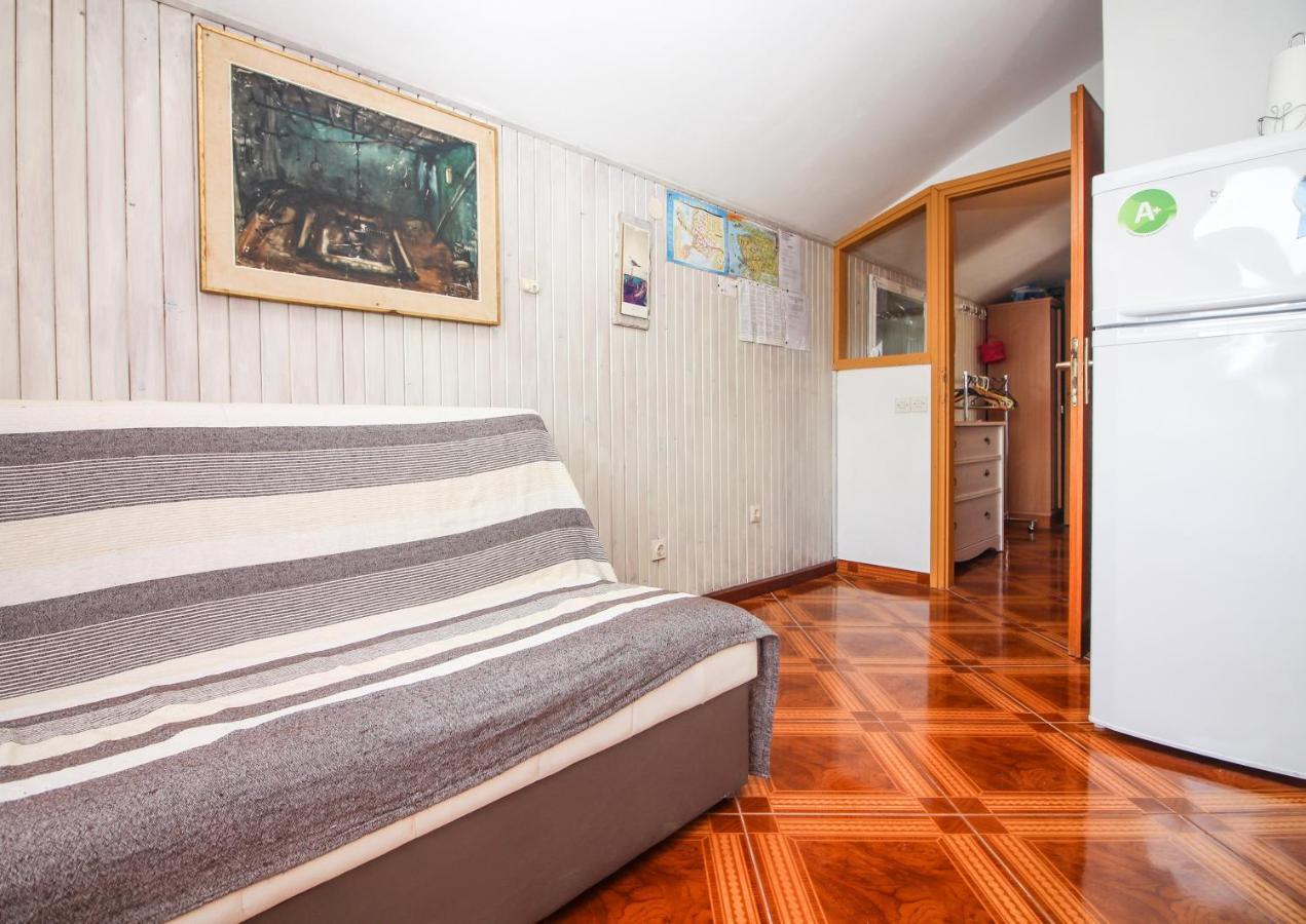 Apartmani Toni Poce Примоштен Экстерьер фото